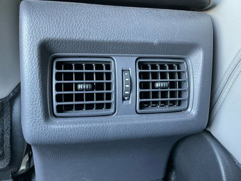 Used 2022 Toyota Camry XLE FWD image 31