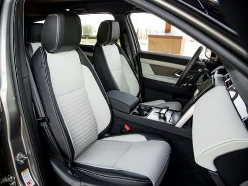 Used 2024 Land Rover Discovery Sport Dynamic SE image 25