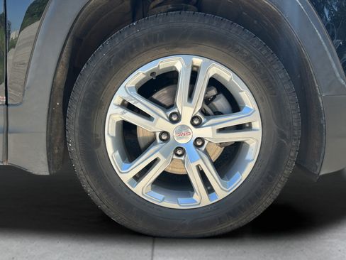 Used 2019 GMC Terrain SLE w/ Driver Convenience Package FWD image 32