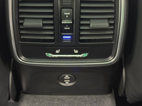 Used 2024 Porsche Macan image 34