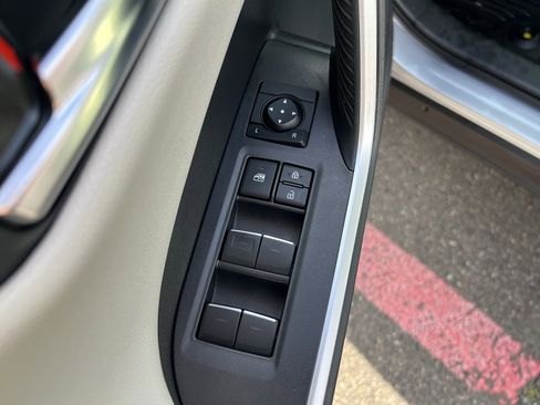 Used 2023 Toyota RAV4 Limited image 15