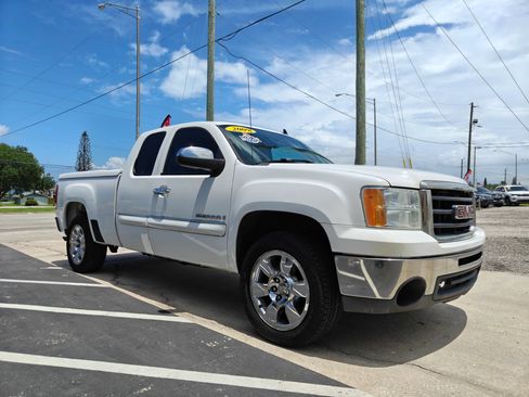 Used 2009 GMC Sierra 1500 SLE w/ Regional Value Package RWD image 3