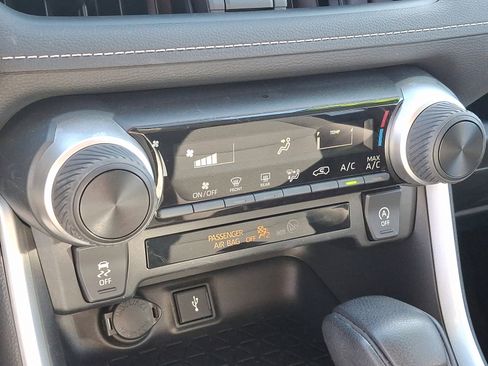 Certified 2021 Toyota RAV4 LE image 15