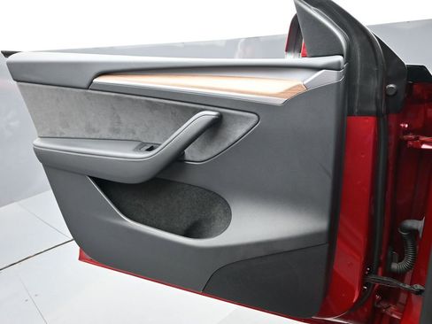 Used 2024 Tesla Model Y Long Range image 13