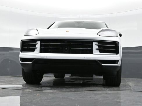 Used 2025 Porsche Cayenne E-Hybrid AWD/4WD image 41