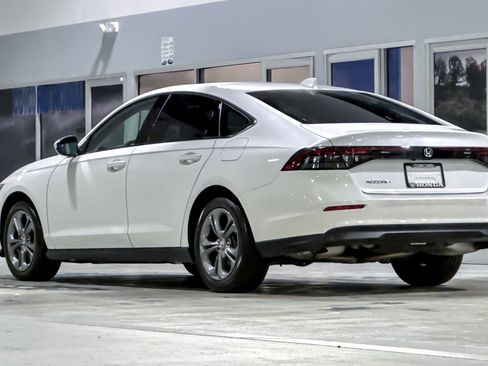 Used 2024 Honda Accord EX image 3