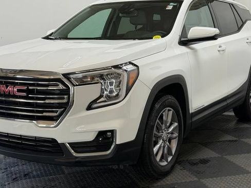 Used 2023 GMC Terrain SLT AWD/4WD image 7