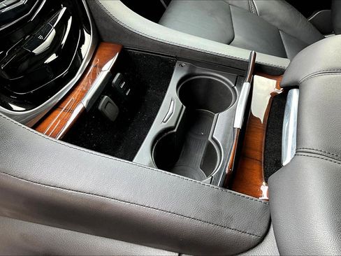 Used 2020 Cadillac Escalade Luxury w/ Escalade Sport Edition RWD image 18