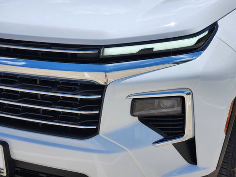 New 2026 Chevrolet Traverse LT FWD image 9