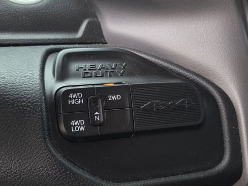 Used 2022 RAM 2500 Big Horn AWD/4WD image 17