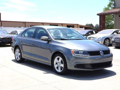 Used 2012 Volkswagen Jetta TDI FWD image 8