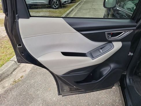Used 2019 Subaru Forester Premium image 32