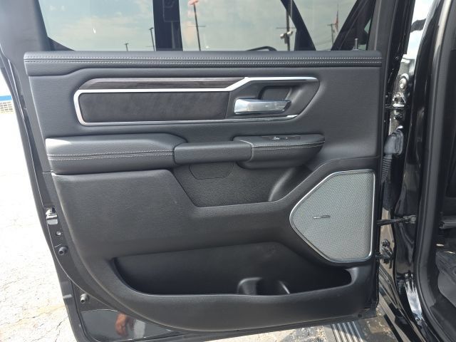 Used 2025 RAM 1500 Laramie w/ Night Edition AWD/4WD image 29