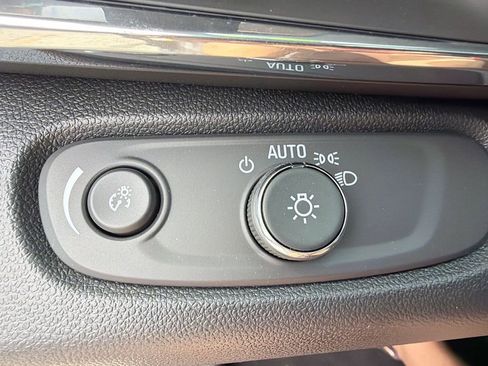 Used 2026 Buick Envista Preferred w/ Convenience I Package FWD image 23