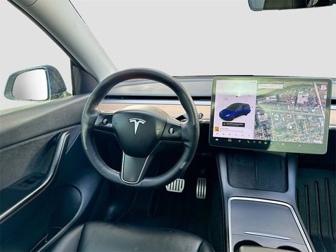 Used 2021 Tesla Model Y Performance image 14