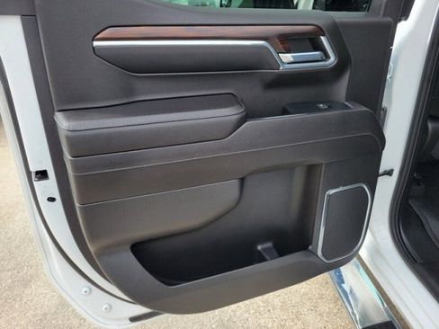 Used 2023 GMC Sierra 1500 SLT image 28