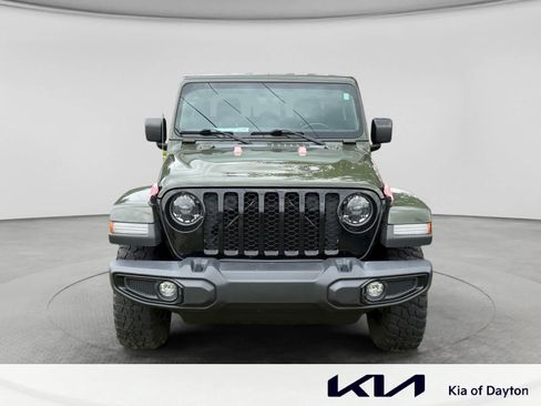 Used 2023 Jeep Gladiator Sport AWD/4WD image 2