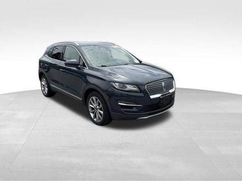 Used 2019 Lincoln MKC Select w/ Select Plus Package AWD/4WD image 3