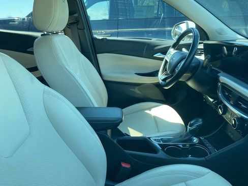 Used 2024 Buick Encore GX Sport Touring image 8