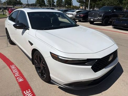 Used 2024 Honda Accord Sport image 3