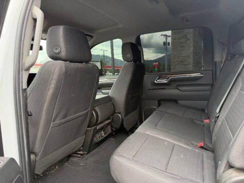 Used 2024 Chevrolet Silverado 2500 LT AWD/4WD image 16