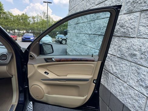 Used 2011 Mercedes-Benz ML 350 4MATIC image 38