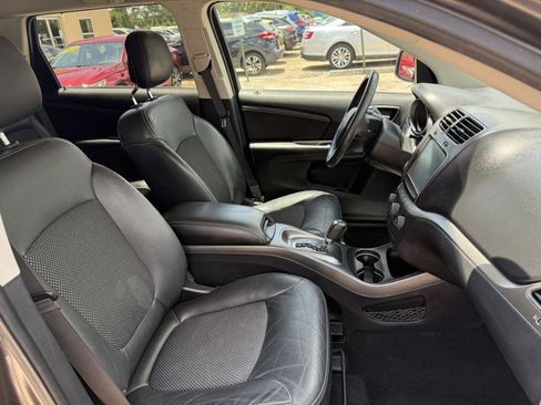 Used 2019 Dodge Journey Crossroad FWD image 15