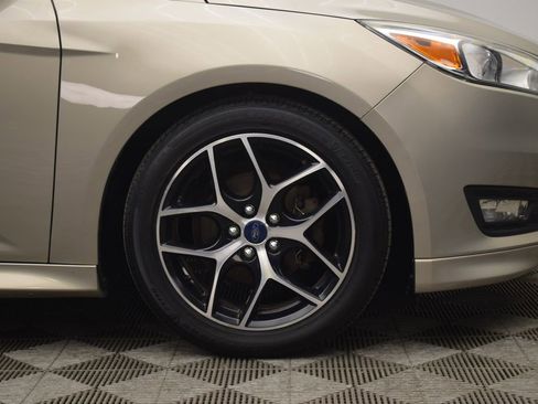Used 2016 Ford Focus SE w/ SE Sport Package image 23