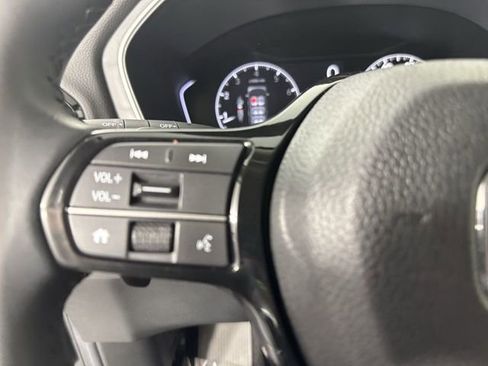 Used 2025 Honda Pilot Touring image 13