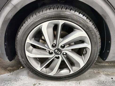 Used 2017 Kia Niro Touring FWD image 10