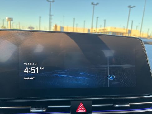 Certified 2023 Hyundai Elantra Limited image 16