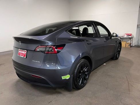 Used 2023 Tesla Model Y Long Range AWD/4WD image 3