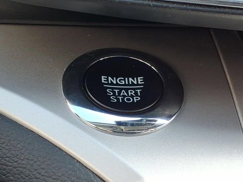 Used 2023 Ford Explorer XLT w/ Equipment Group 202A AWD/4WD image 19
