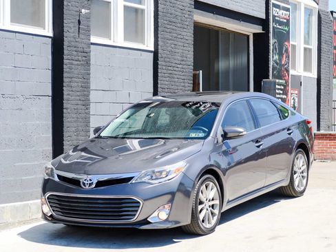 Used 2015 Toyota Avalon XLE Touring FWD image 3