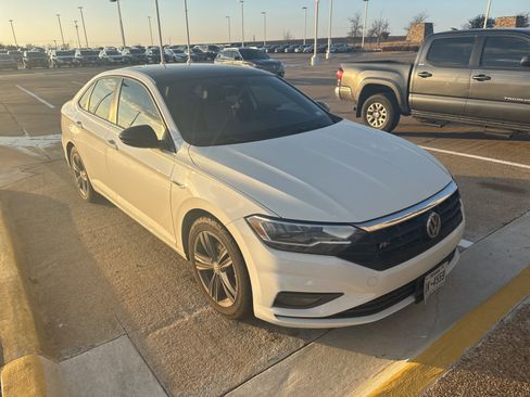 Used 2020 Volkswagen Jetta R-Line image 1