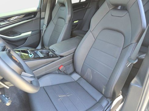 Used 2025 Porsche Panamera RWD image 18