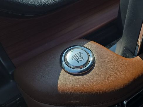 Used 2023 Lincoln Aviator Reserve w/ Equipment Group 201A AWD/4WD image 17