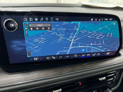 New 2025 Chevrolet Suburban Premier image 15