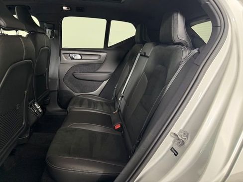 Used 2019 Volvo XC40 T5 R-Design AWD/4WD image 21