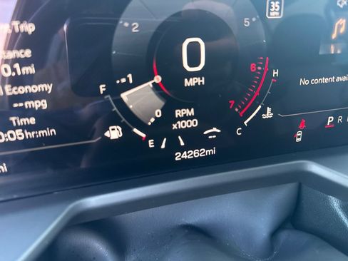 Used 2026 GMC Acadia Elevation w/ Elevation Premium Package FWD image 28