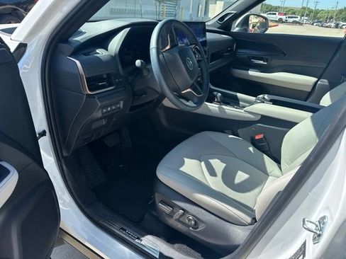 Used 2025 Toyota Grand Highlander AWD Hybrid image 10