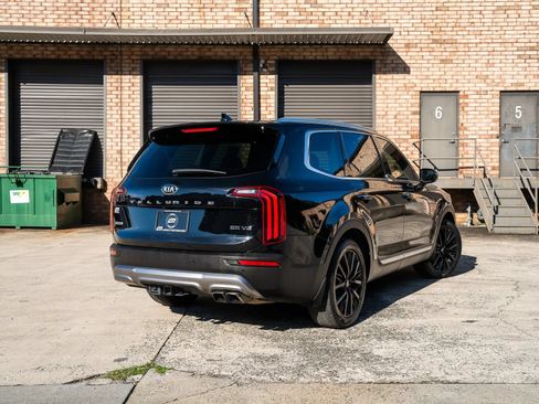 Used 2020 Kia Telluride SX w/ Towing Package FWD image 2