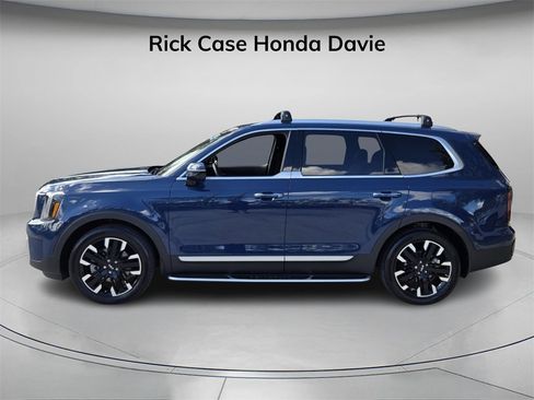 Used 2024 Kia Telluride SX image 3