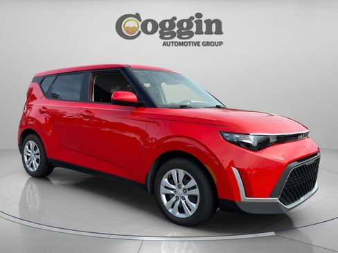 Used 2023 Kia Soul LX image 7