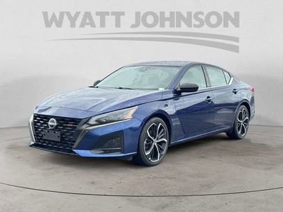 Used 2024 Nissan Altima 2.5 SR