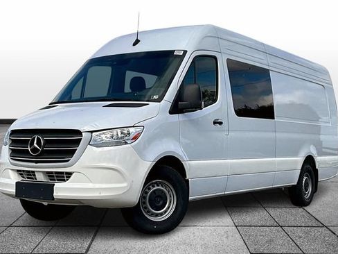 Used 2024 Mercedes-Benz Sprinter 2500 image 2