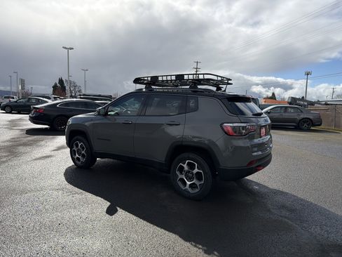 Used 2022 Jeep Compass Trailhawk w/ Trailhawk Convenience Group image 3