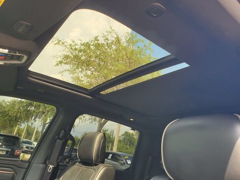 Used 2021 RAM 1500 Limited w/ Night Edition RWD image 17