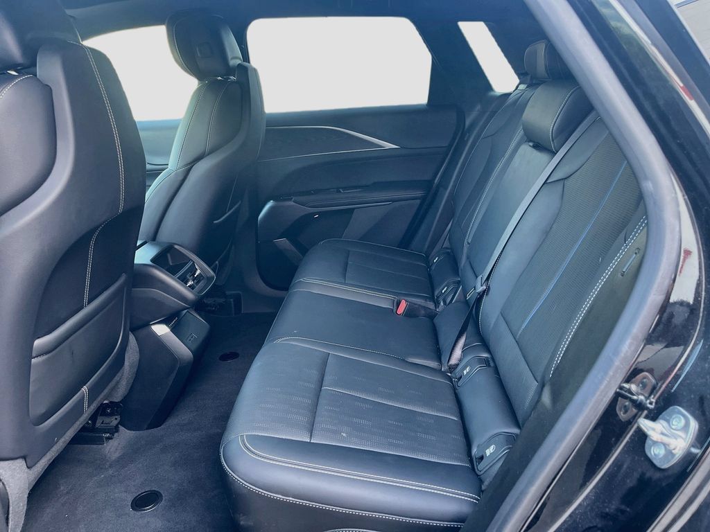 Used 2025 Cadillac Lyriq Sport AWD/4WD image 26