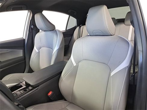 Used 2025 Toyota Camry SE image 20